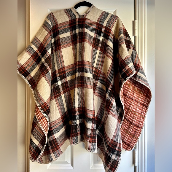 🆕 Modcloth Cozy Campside Reversible Shawl - Picture 6 of 6